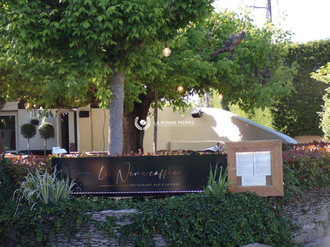 Commerce à L'ISLE-SUR-LA-SORGUE