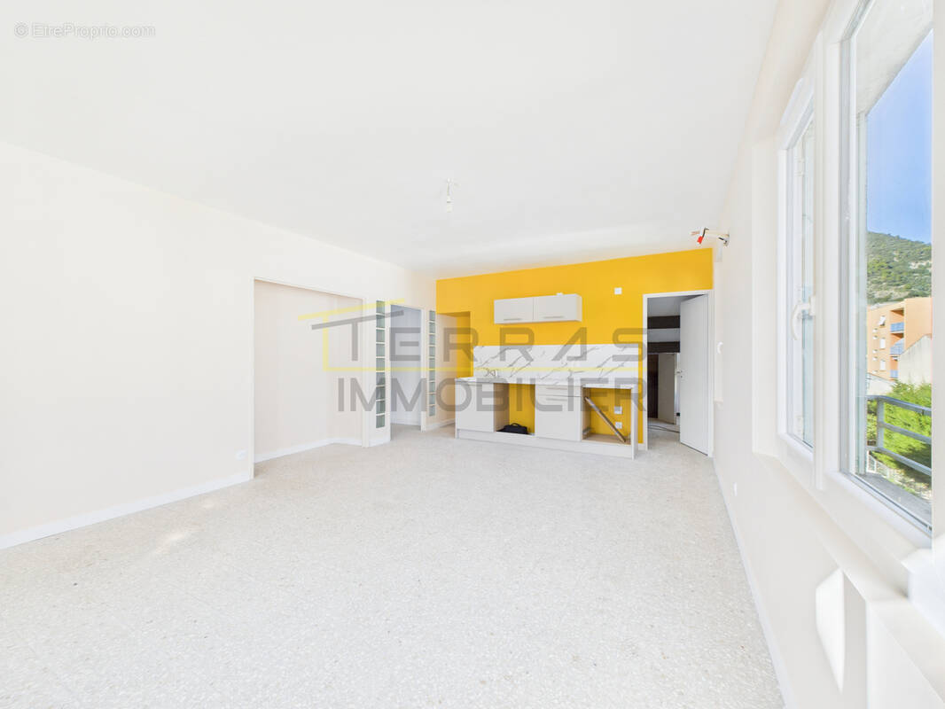 Appartement à NYONS