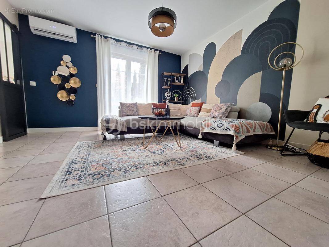 Maison à SAINT-JEAN-DE-BRAYE