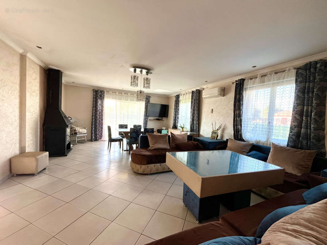 Maison 143m2 Saint-Gilles - photo 3