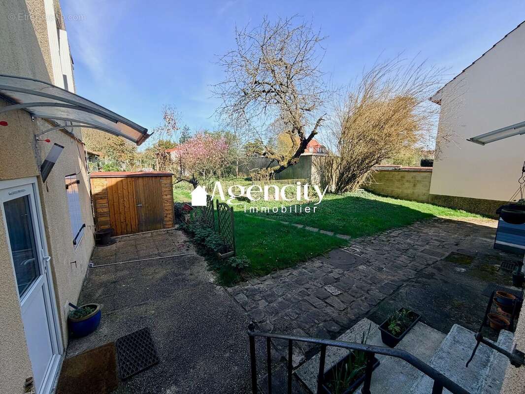 Appartement à TORCY