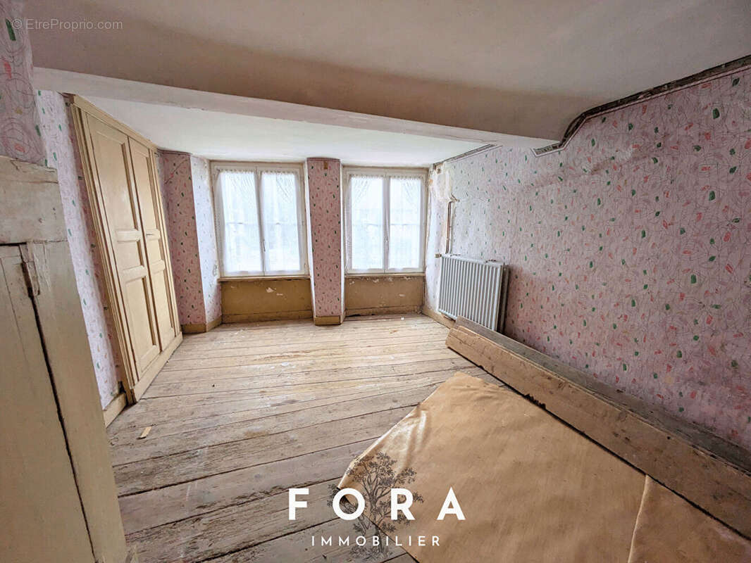 Maison à CONDE-SUR-NOIREAU