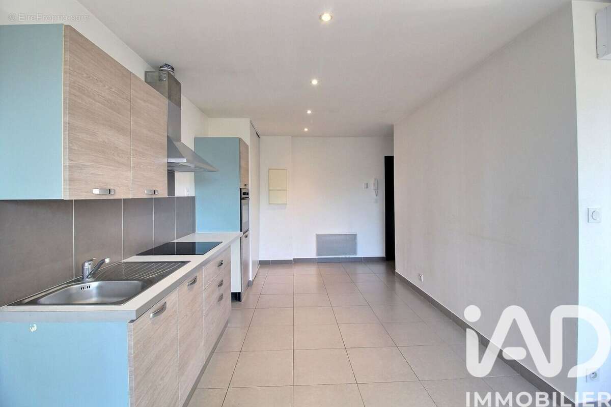 Photo 2 - Appartement à MARSEILLE-12E