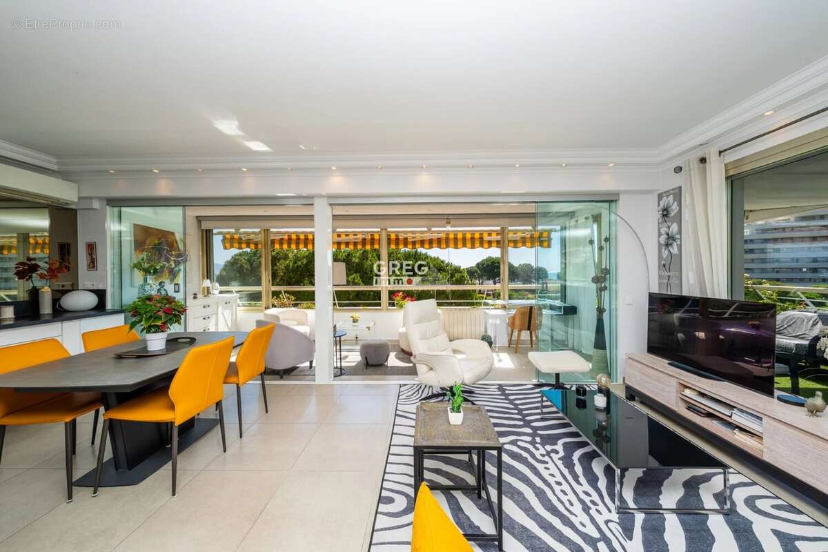 Appartement à VILLENEUVE-LOUBET