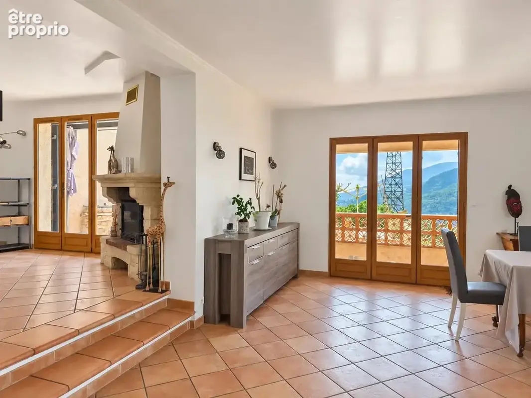 Saint-Martin-du-Var//Maison 5Pièces//140 mM² - photo 3
