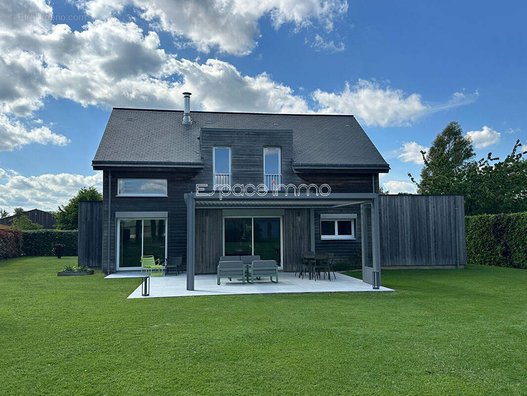 Maison à BOSC-GUERARD-SAINT-ADRIEN