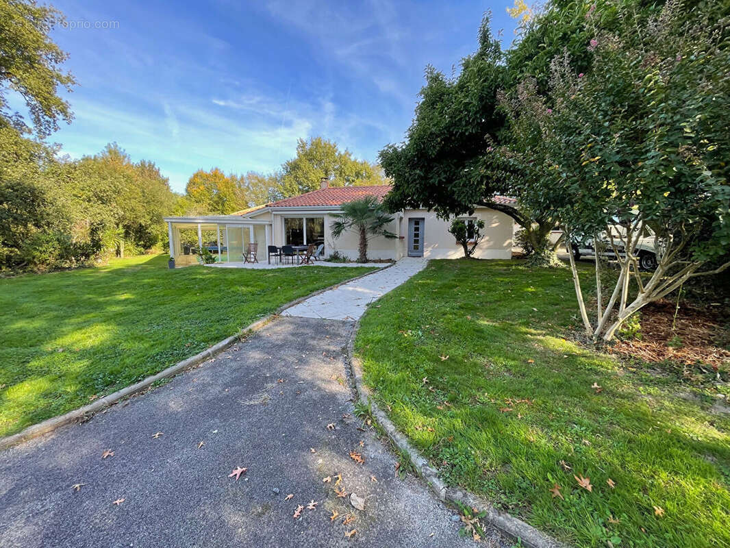 Maison à MORTAGNE-SUR-SEVRE