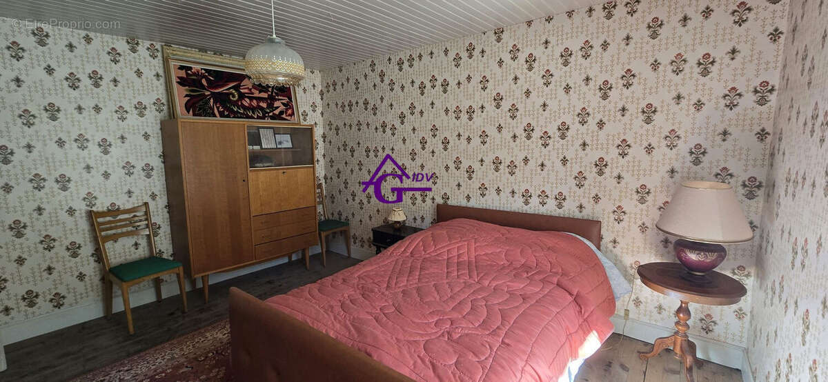 Maison à SAUVETERRE-DE-ROUERGUE