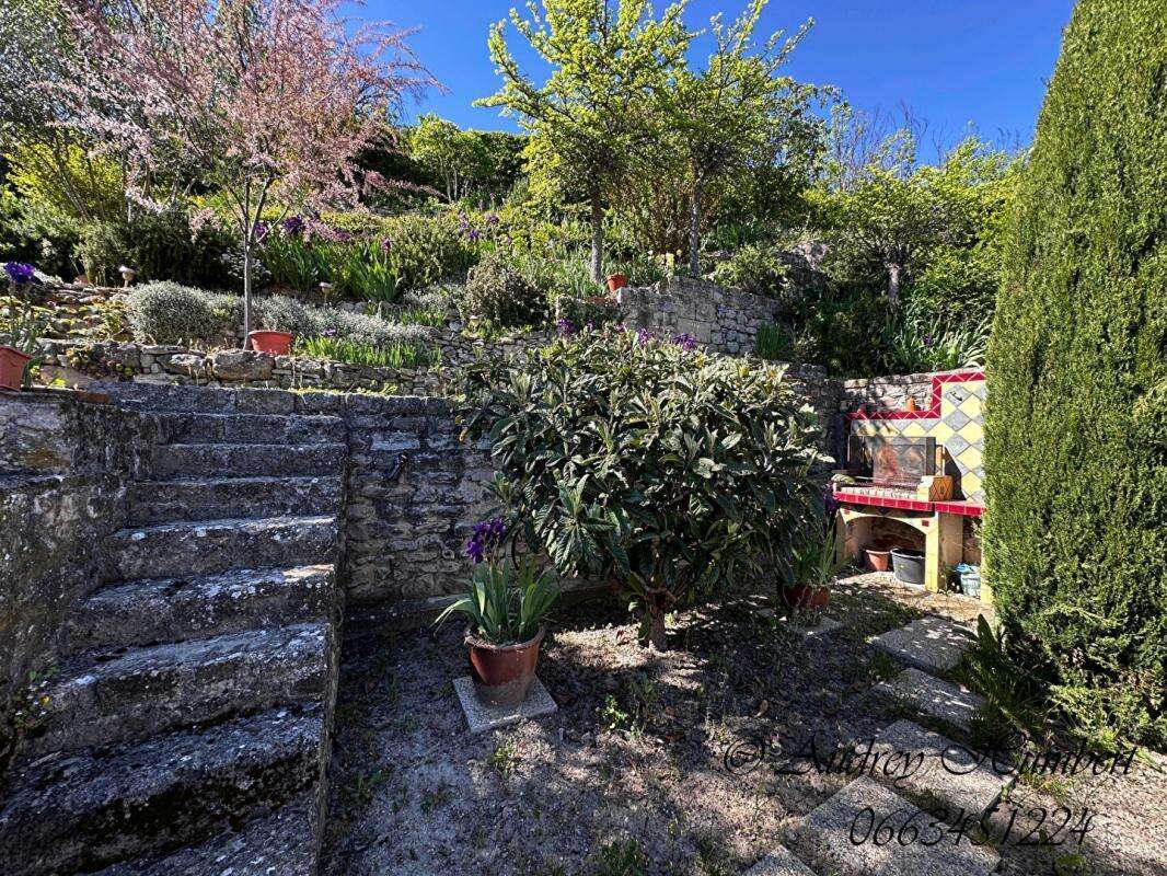 EXCLU, proche FORCALQUIER, Belle MAISON DE VILLAGE de 126 m²  avec terrasses, jardin et cour - photo 12