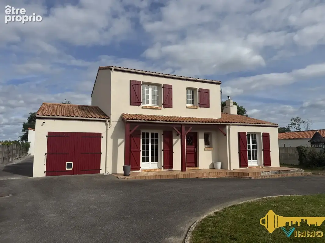 Maison avec piscine et bâtiment indépendant sur plus de 2 600 m2 de terrain - photo 2