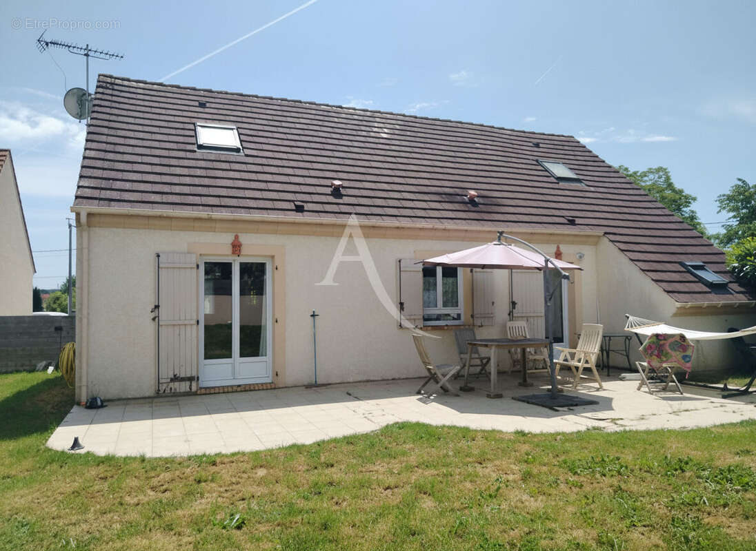Maison à ARMENTIERES-EN-BRIE