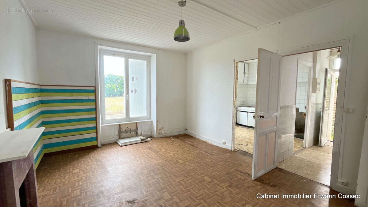 LE GUILVINEC - Maison de charme à rénover - photo 2