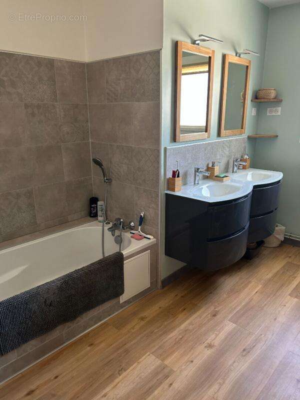 Maison à VAILHAUQUES