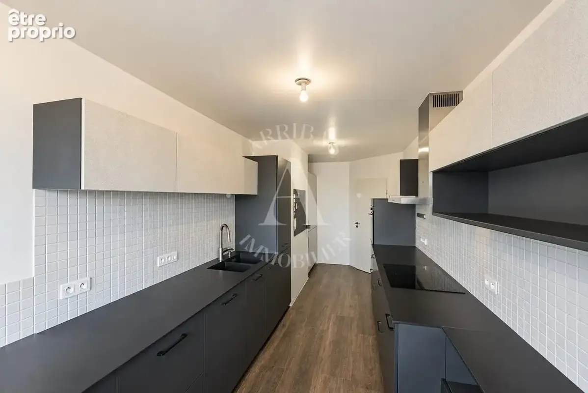 Appartement 3 pièces 75 m² à vendre à Ferney-Voltaire (01210) - photo 3