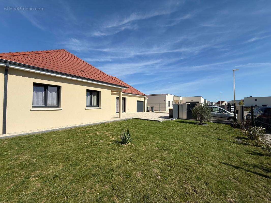 Maison à ROUVRES-EN-PLAINE