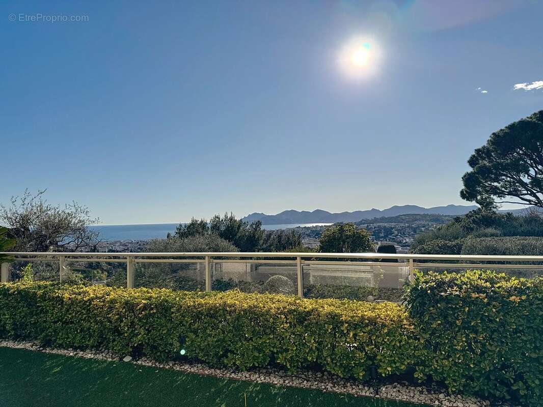 Appartement à LE CANNET