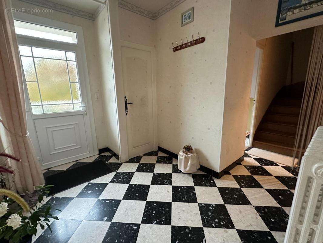 Maison à SAINT-PAVACE