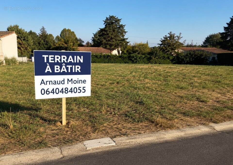 Terrain à VULAINES-SUR-SEINE