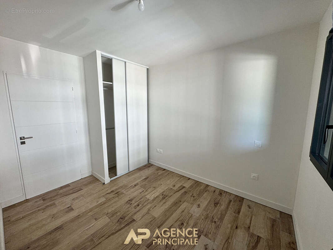 Appartement T4 / Terrasse / Parking / Cave - proche mer - La Rochelle - photo 9