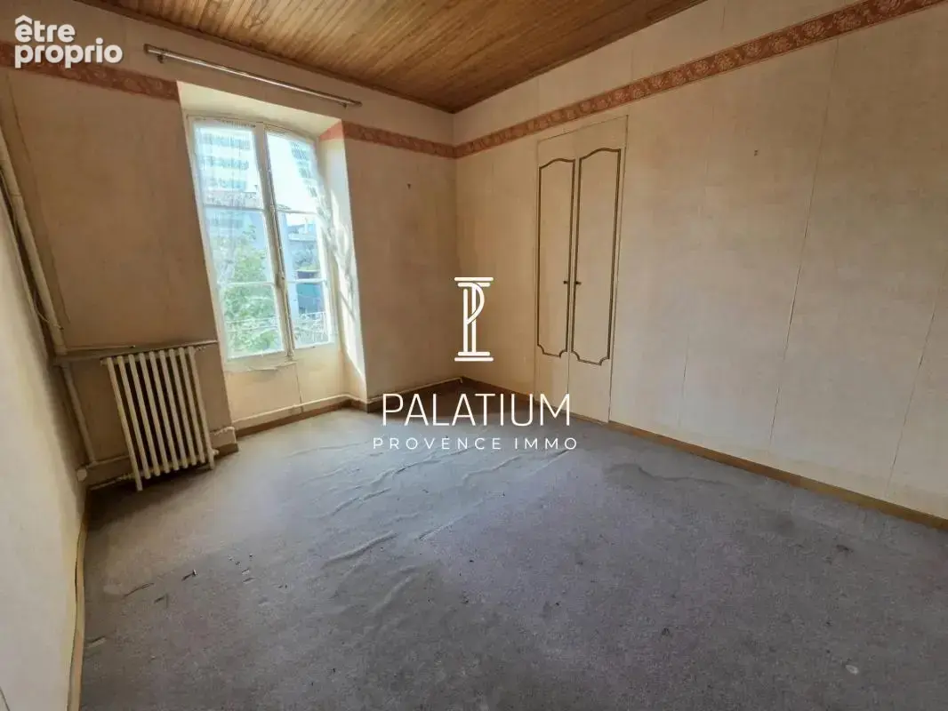 FORCALQUIER – Maison de Ville de 76 m² à Rénover avec Jardin, Dépendance et Garage Sécurisé - photo 37