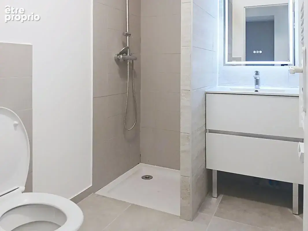 Villa T6 avec piscine et terrain de 1241m² - Sainte-Anastasie-Sur-Issole - photo 13