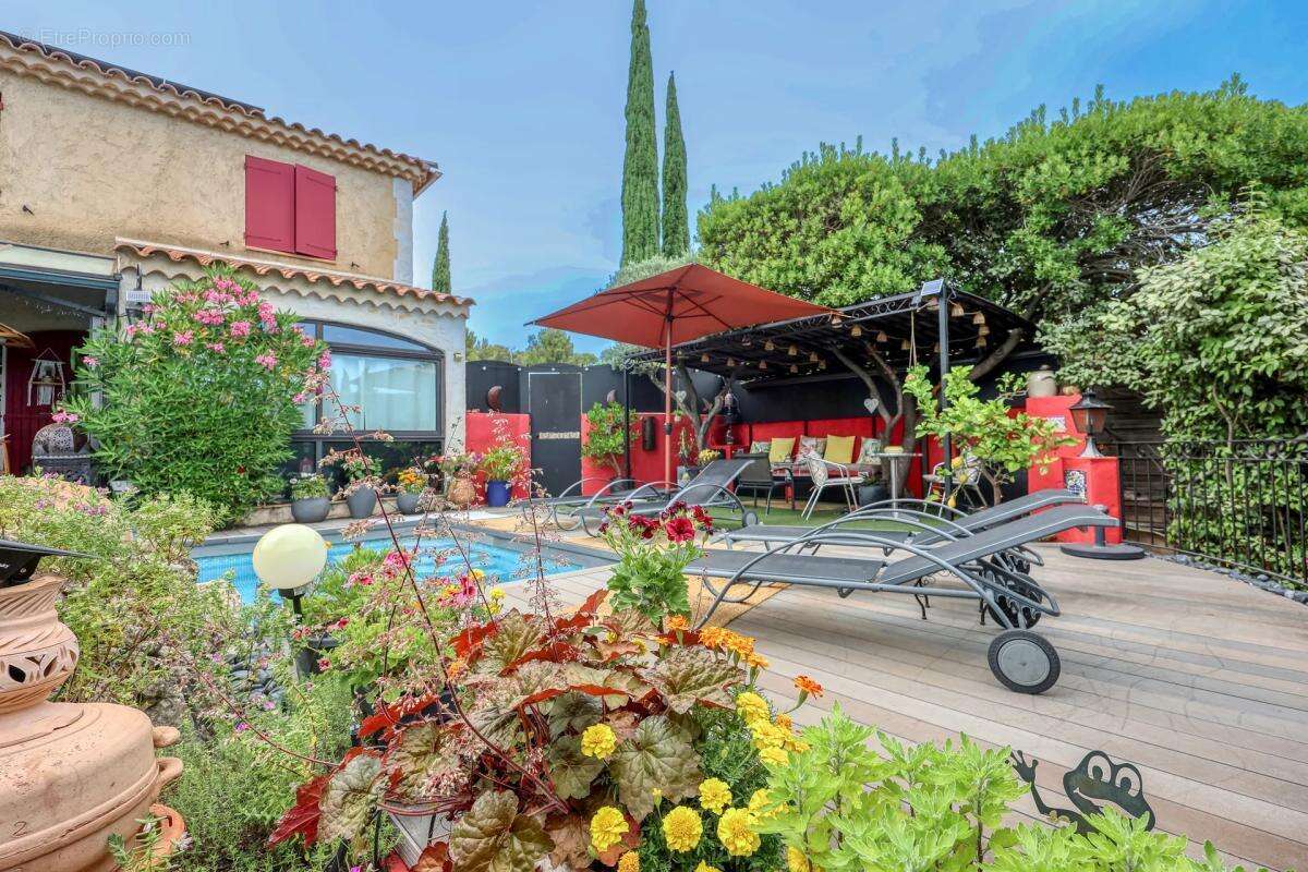 Maison à LA CADIERE-D'AZUR
