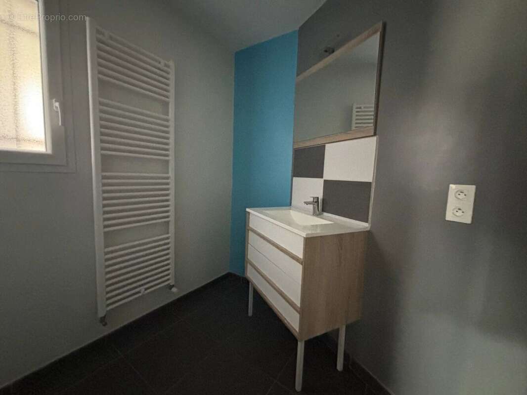 Maison à SERRIERES-DE-BRIORD