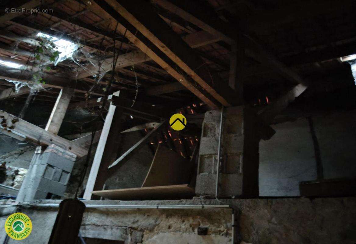 Maison à LURCY-LEVIS