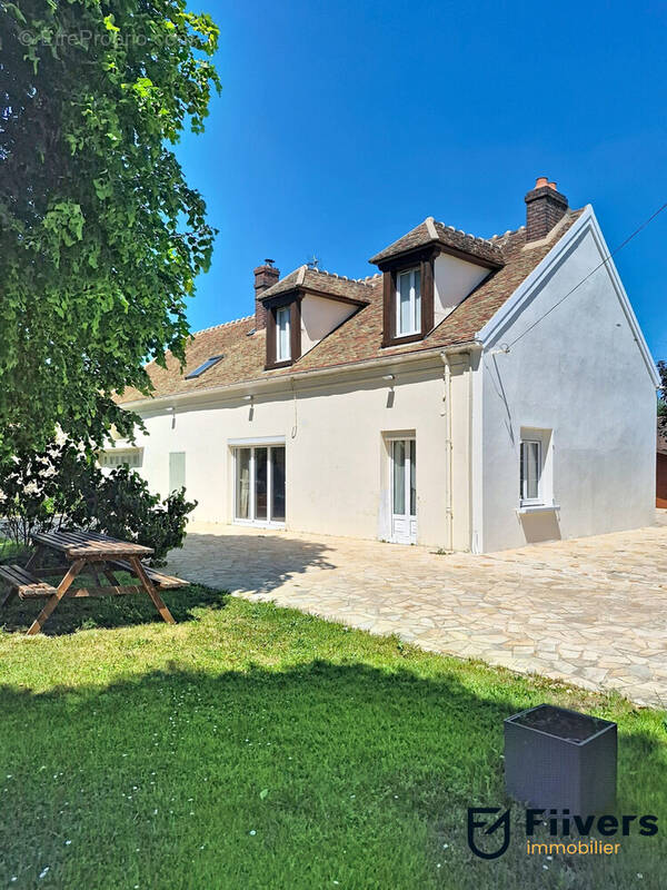 Maison à SAINT-PIERRE-DU-PERRAY