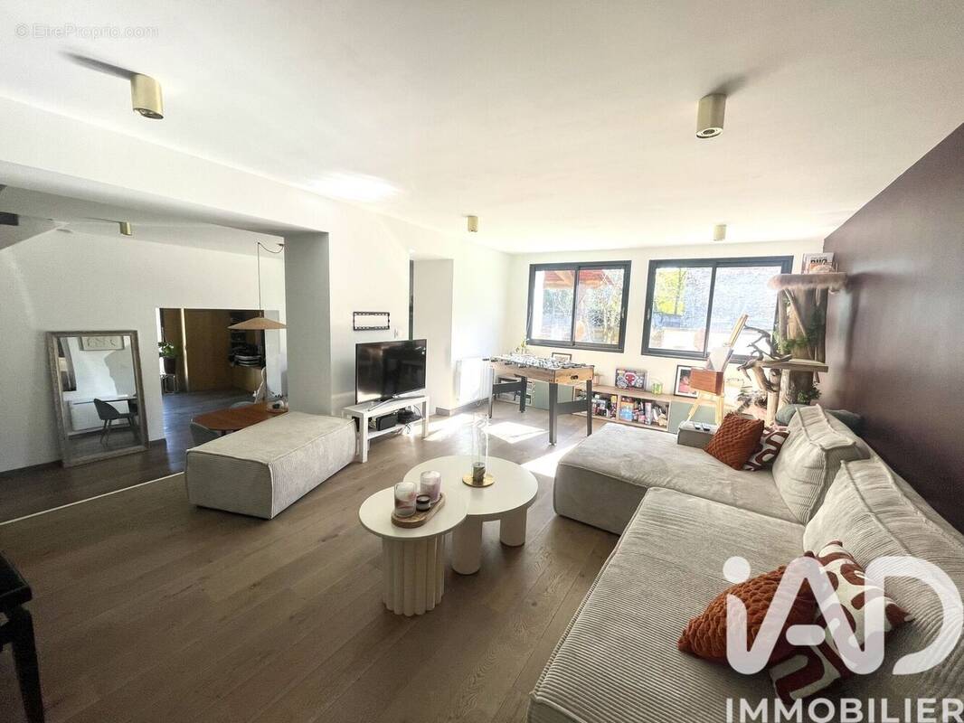 Photo 1 - Maison à QUINCY-VOISINS