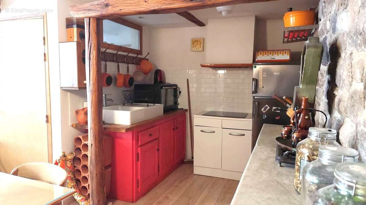 Appartement à PUGET-THENIERS