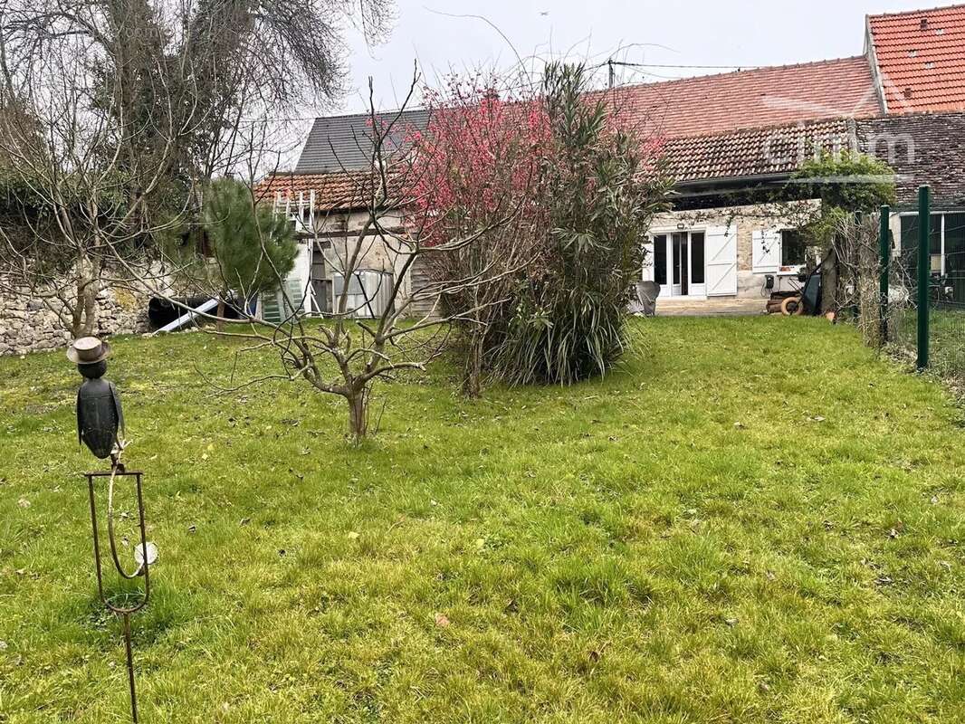 Maison à CONGIS-SUR-THEROUANNE