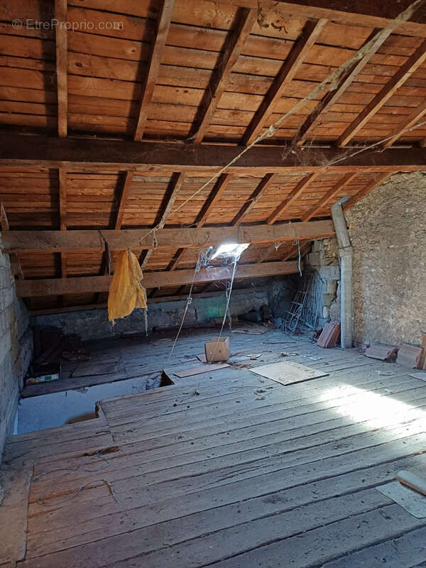 Appartement à COURPIERE