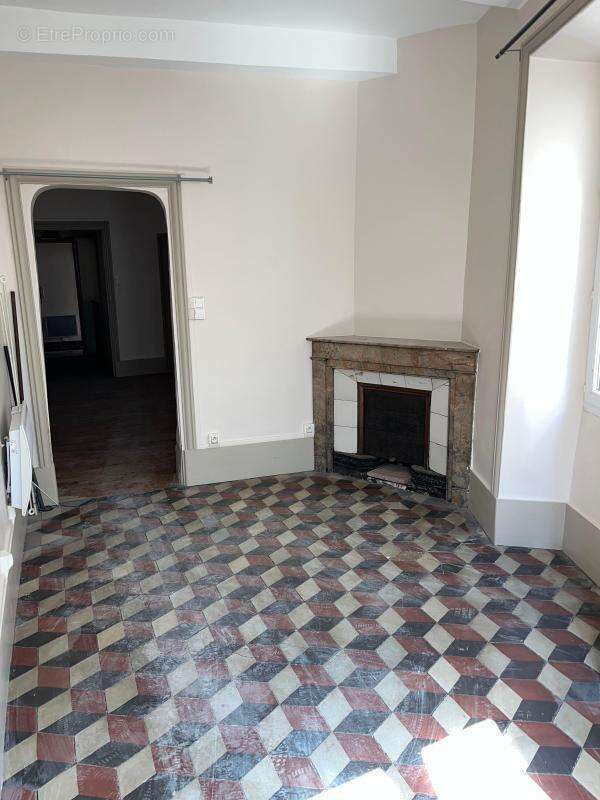 Appartement T3 centre ville - photo 2