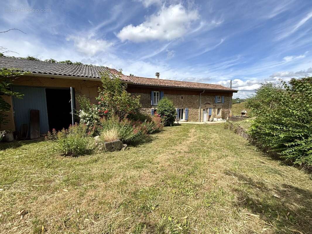 Maison 118 m² à Le Grand-Serre  - photo 2