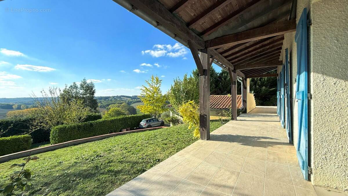 Maison à MONTVALEN