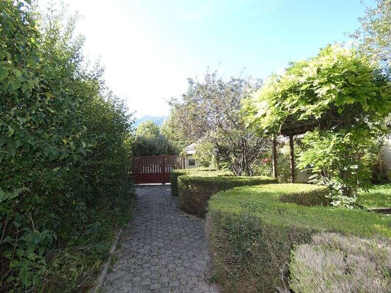 Maison à LA ROCHE-DES-ARNAUDS