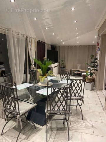 Maison à CHEVILLON-SUR-HUILLARD