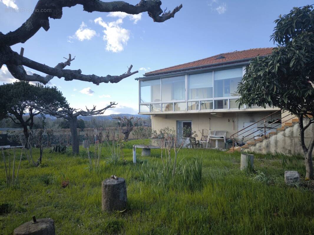 Maison à LEZAN