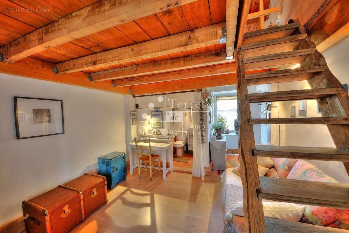 Maison à SAINT-LAURENT-DU-VERDON