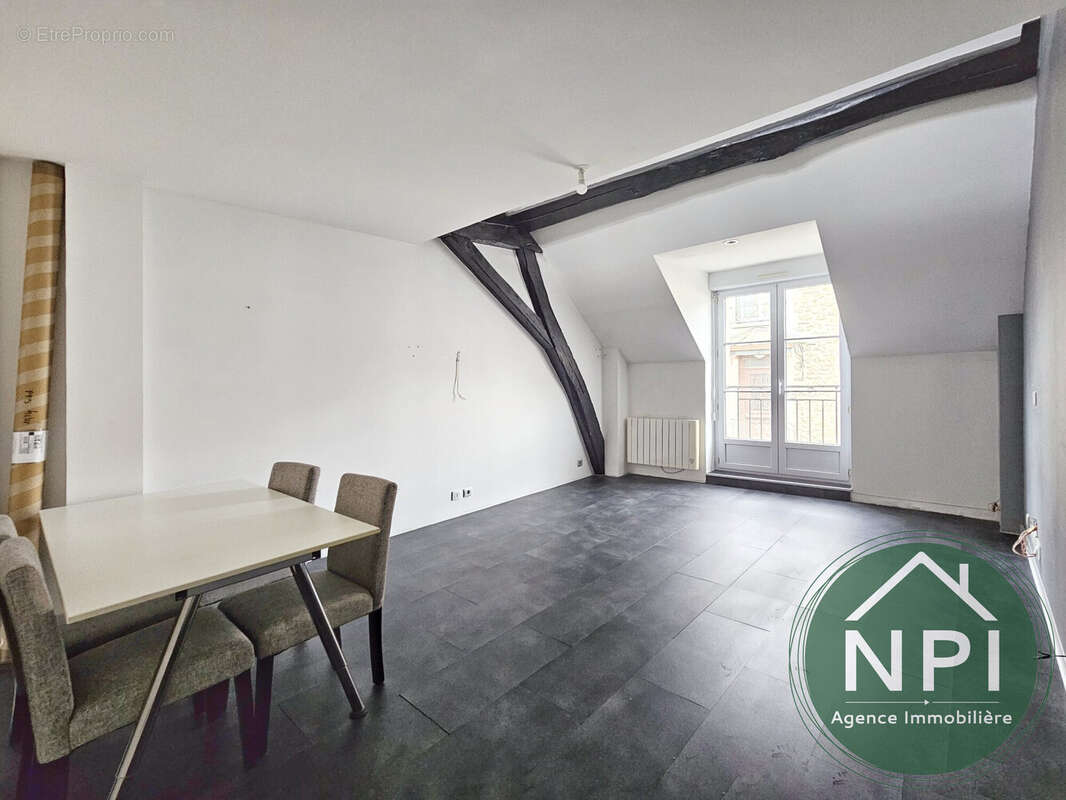 Appartement à PRINGY