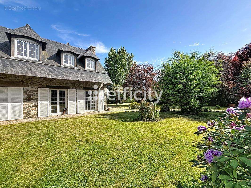 Maison à DOL-DE-BRETAGNE