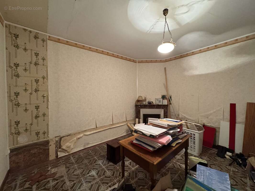 chambre rdc maison non rénovée - Maison à SURY-AUX-BOIS