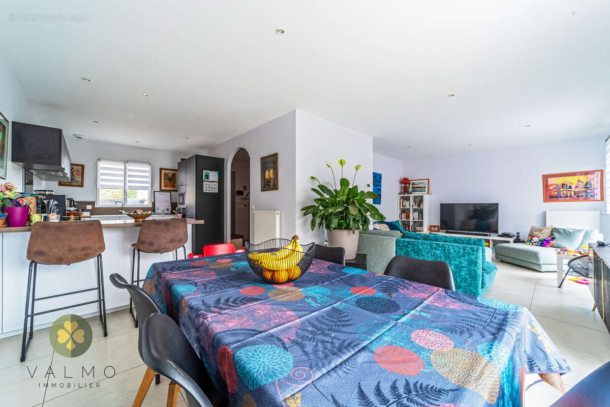 Maison à DAMMARTIN-EN-SERVE