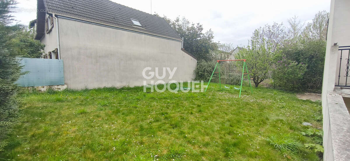 Terrain à ROSNY-SOUS-BOIS