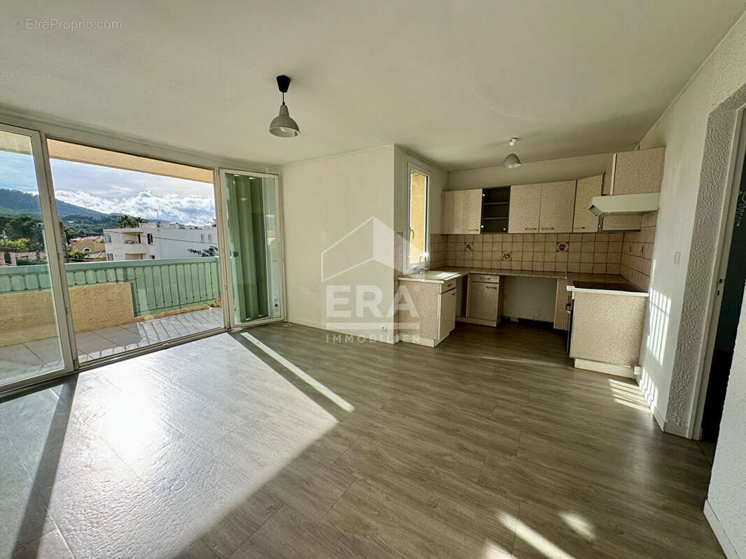 Appartement à SAINT-CYR-SUR-MER