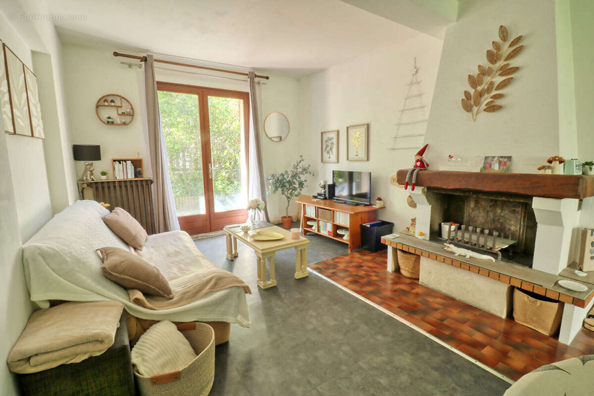 Maison Antony 10 pièce(s) - 5 chambres - 2 bureaux + dépendance - DPE C - photo 2