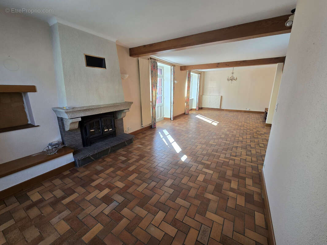 Maison à MONNIERES