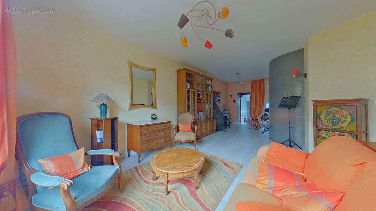 Maison familiale 8 pièces de 191 m2 à vendre au Rond-Point de Vannes - photo 2