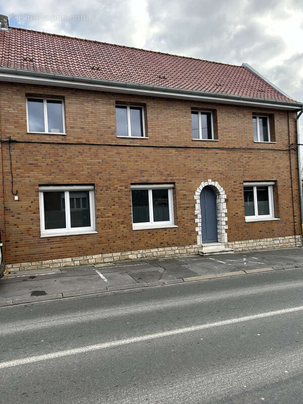 Maison à OSTRICOURT